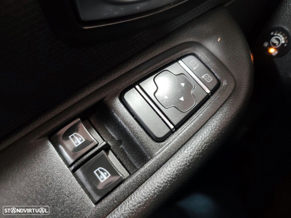 Renault Clio 0.9 TCe Limited Bi-Fuel - 27