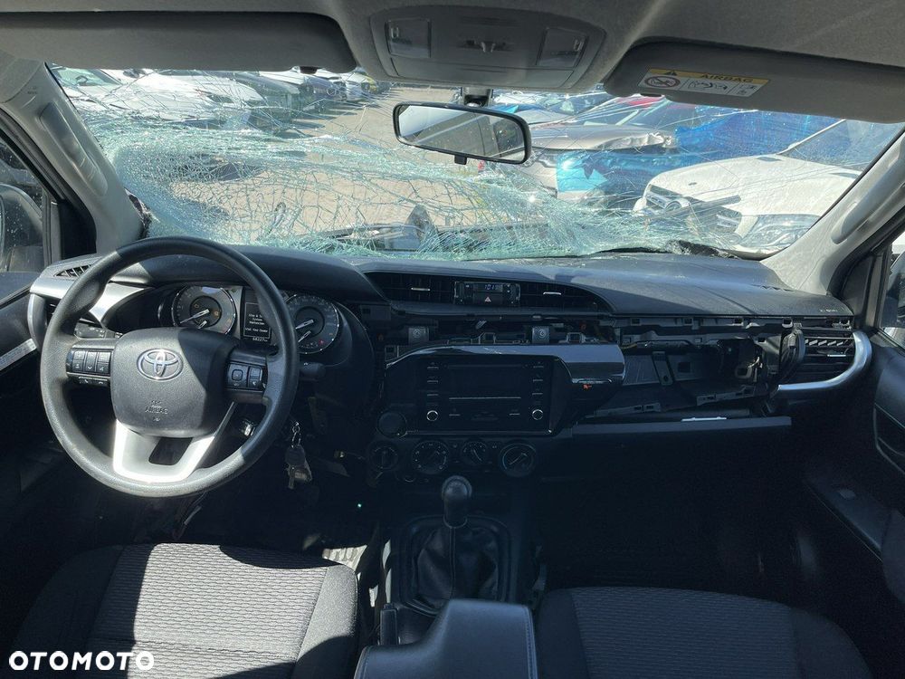 Toyota Hilux 4x4 Double Cab Duty - 9