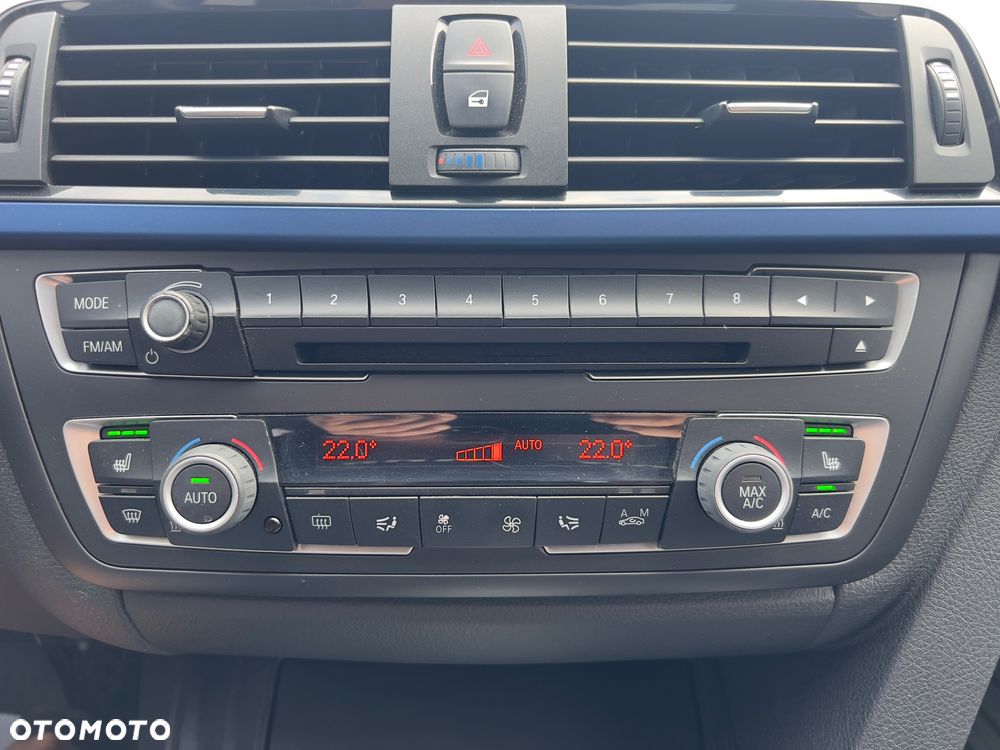 BMW Seria 3 335i Sport-Aut Luxury Line - 18