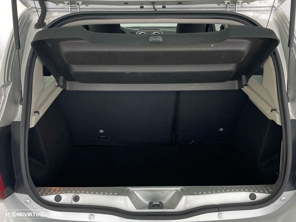 Dacia Sandero - 13