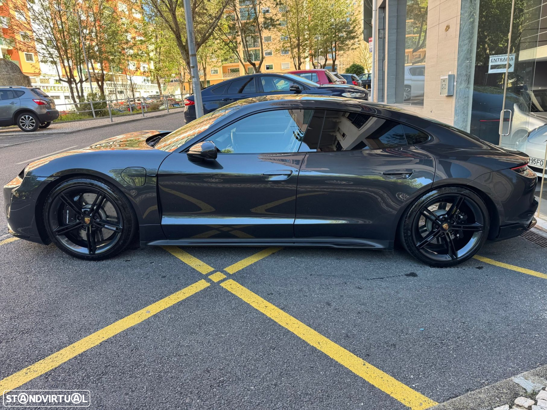 Porsche Taycan Turbo - 50