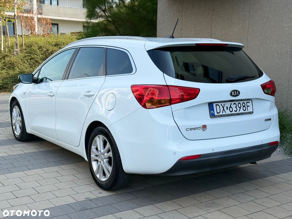 Kia Ceed - 16