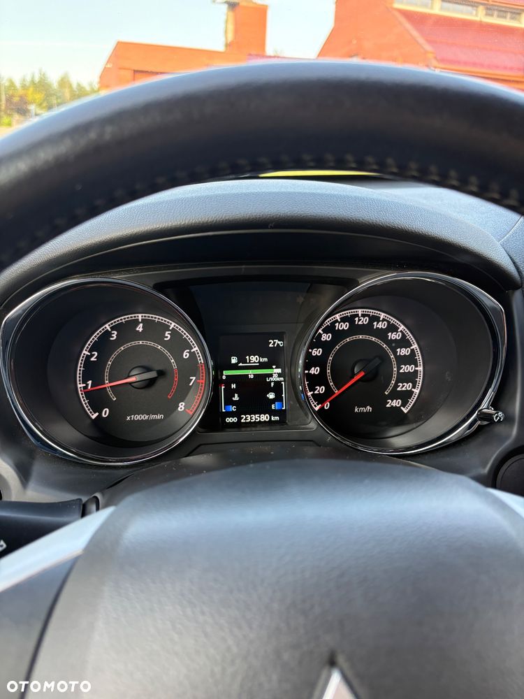 Mitsubishi ASX 1.6 Inform - 17