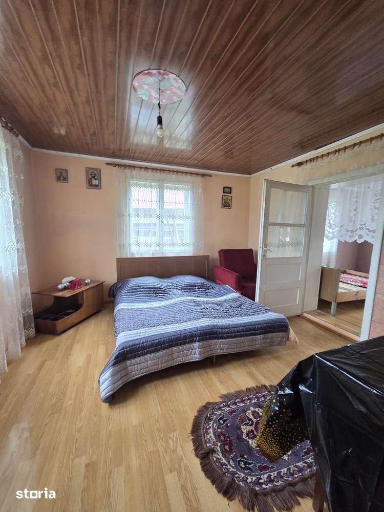 Se vinde casă 4 camere parter Zamostea Suceava 30.000euro + anexe - Imagine principală: 2/15