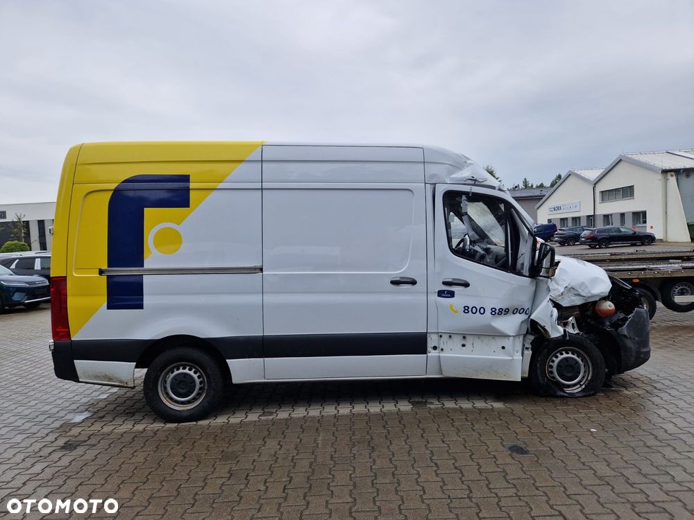 Mercedes-Benz Sprinter - 2
