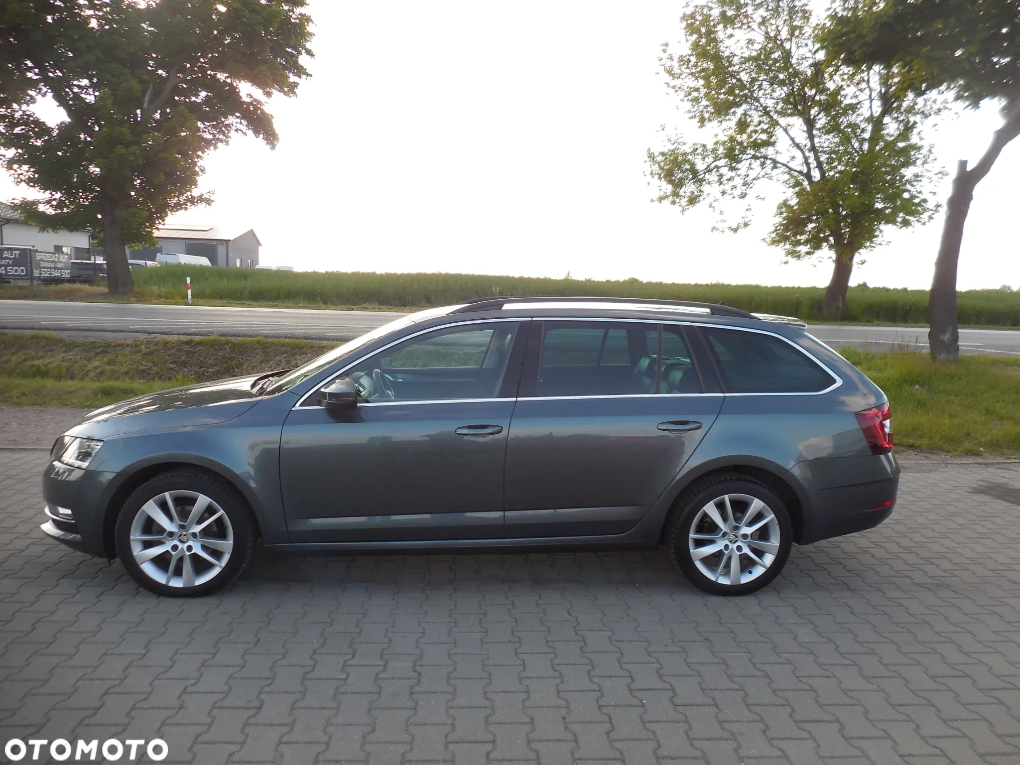 Skoda Octavia Combi 2.0 TDI Premium Edition - 4