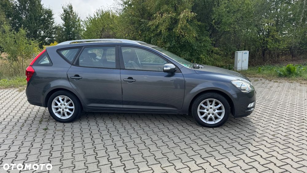 Kia Ceed - 4