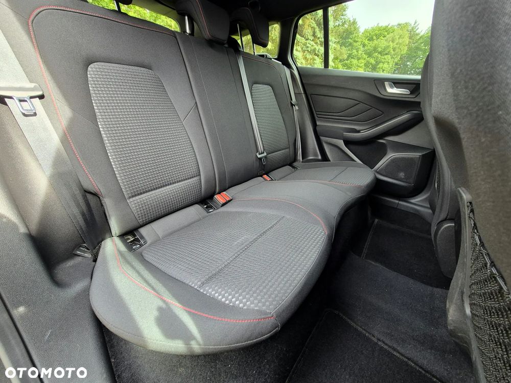 Ford Focus 2.0 EcoBlue STart-Stopp-System ST-LINE X - 22