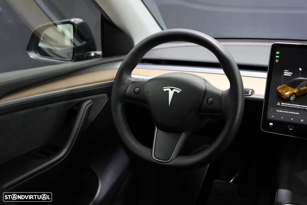 Tesla Model Y Long Range Dual Motor AWD - 23