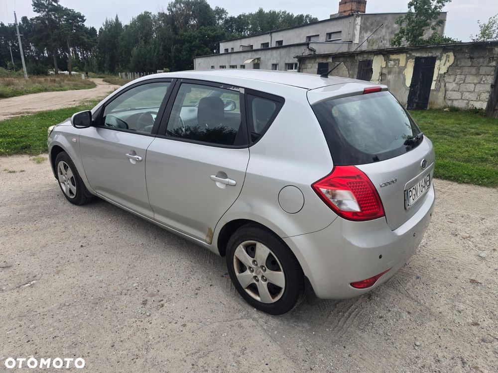Kia Ceed 1.6 Comfort + - 8