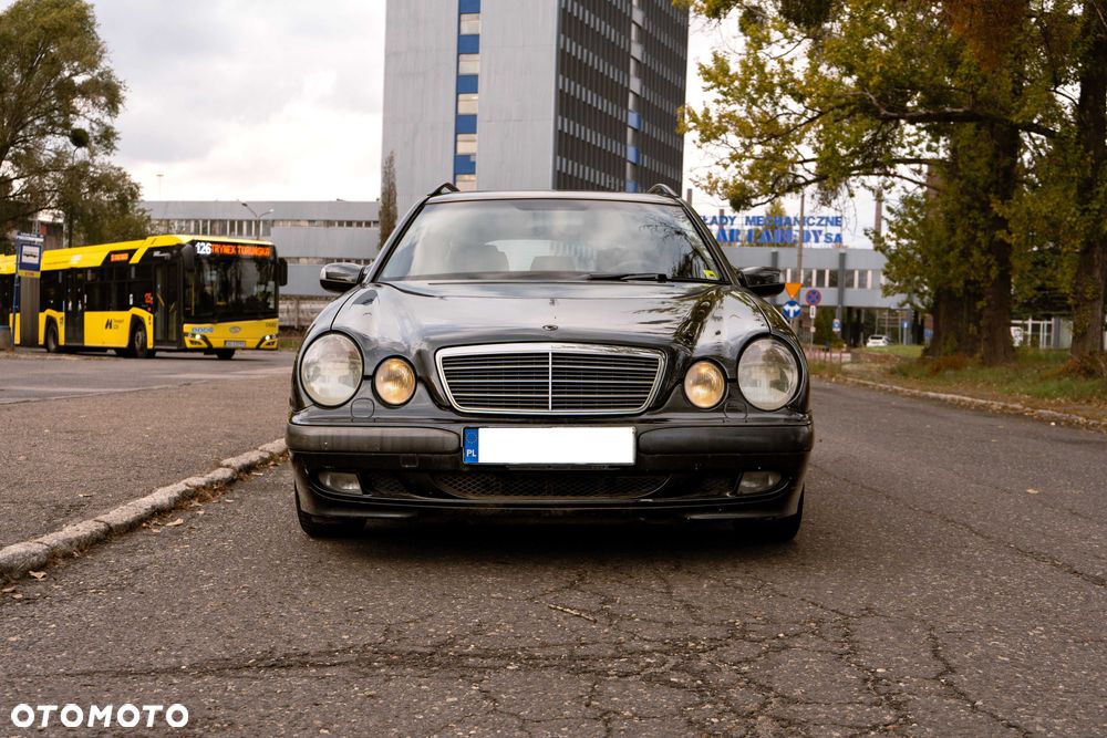Mercedes-Benz Klasa E - 1