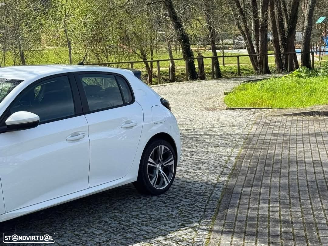 Peugeot 208 1.2 PureTech Allure EAT8 - 4