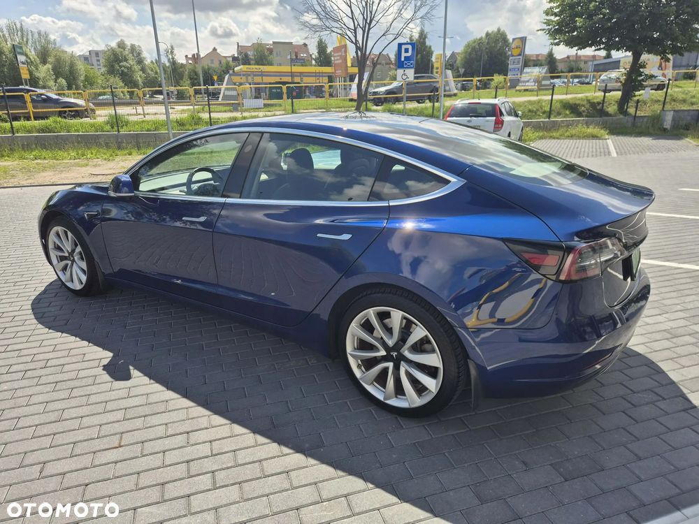 Tesla Model 3 - 10