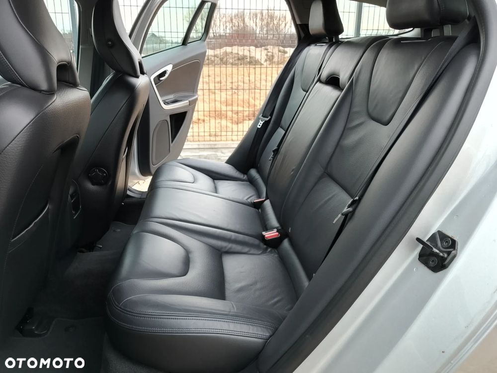 Volvo V60 - 25