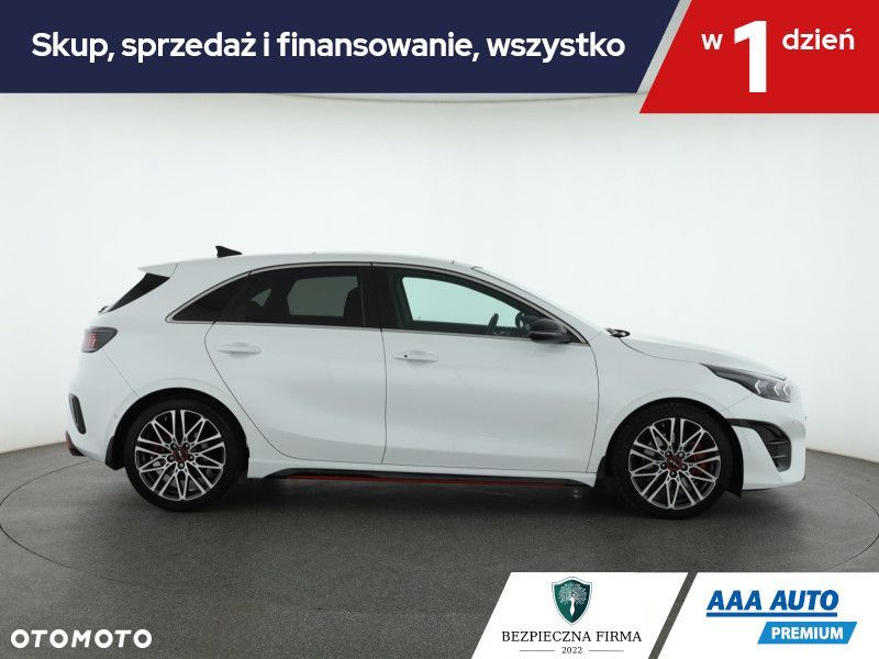 Kia Ceed - 7