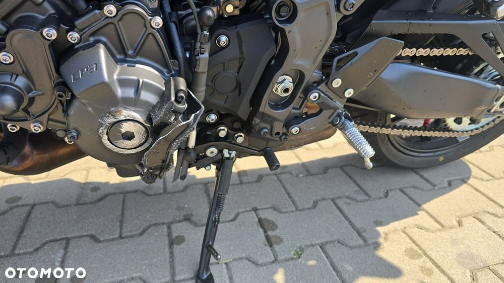 Yamaha MT - 22