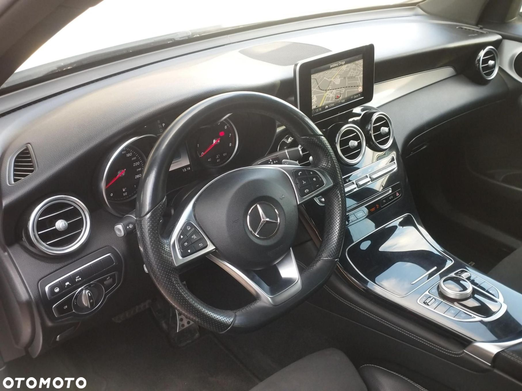 Mercedes-Benz GLC - 9