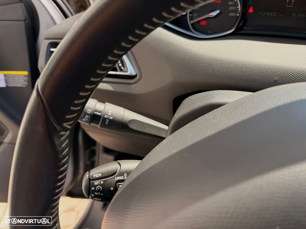 Peugeot 308 SW 1.2 PureTech Allure - 44