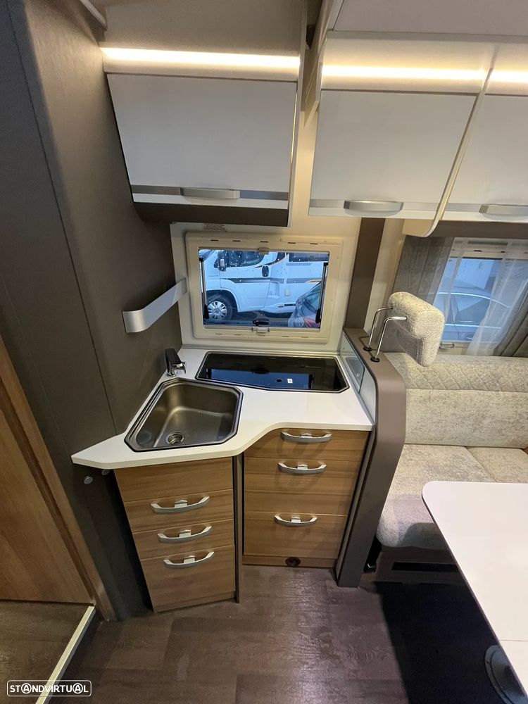 Adria Matrix Axess 670 DC - 12