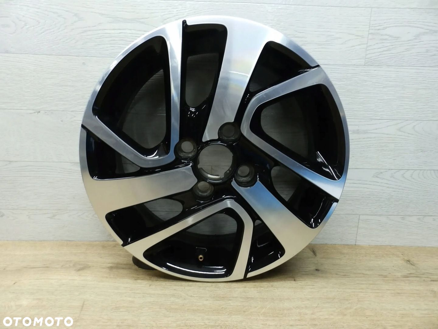 Felga Peugeot 108 Citroen C1 4.5Jx15 CH4-35 Et35 4x100 - 1