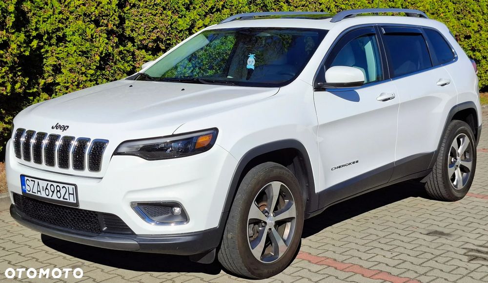 Jeep Cherokee - 16