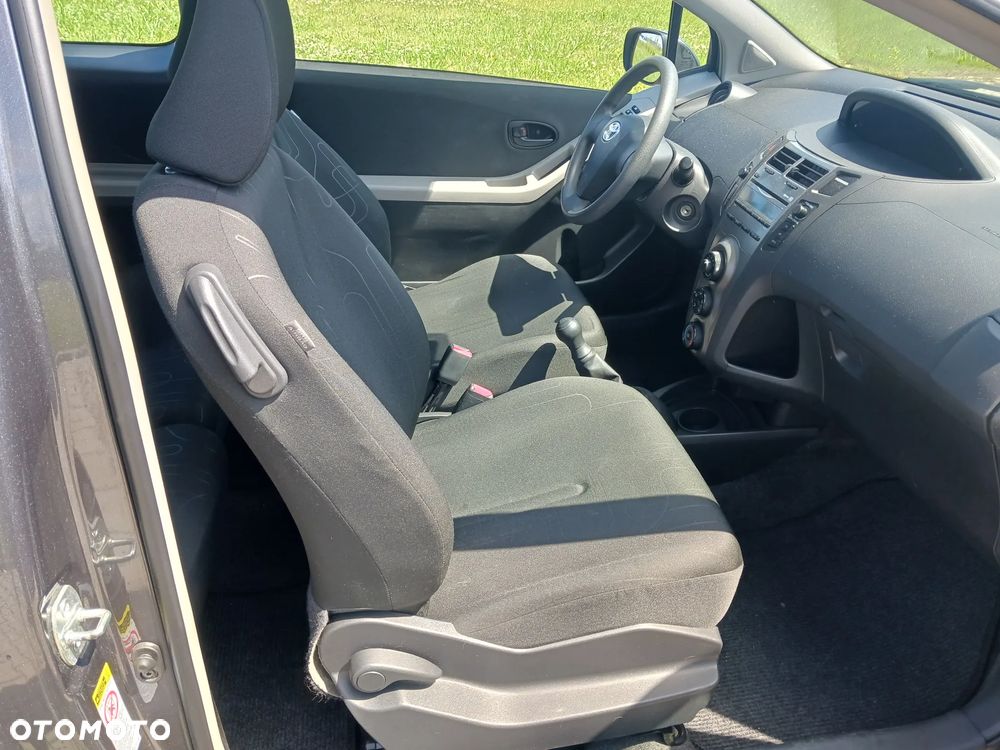 Toyota Yaris 1.0 Terra A/C - 9