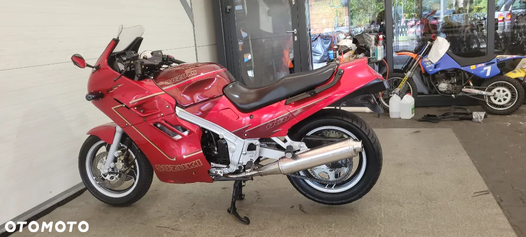 Suzuki GSX - 25