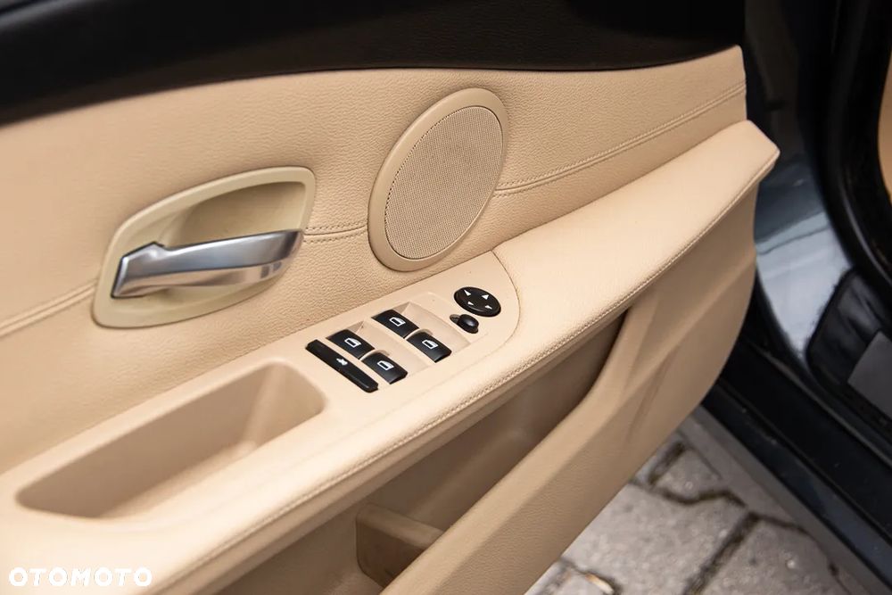 BMW Seria 5 520d - 22