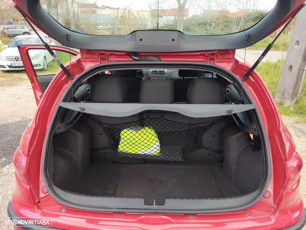 Alfa Romeo 147 1.6 TS Distinctive - 14