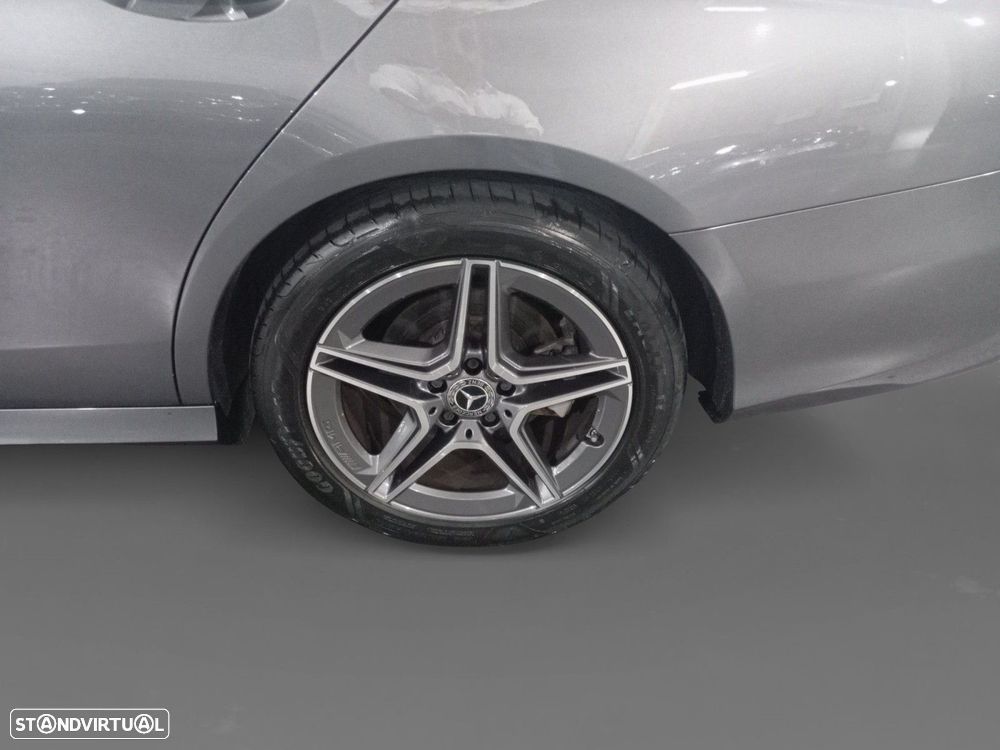 Mercedes-Benz E 220 d AMG Line - 14