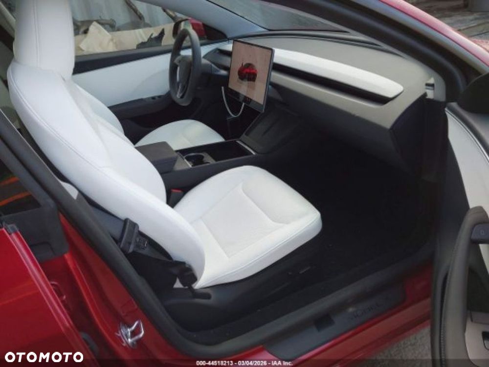 Tesla Model 3 - 9