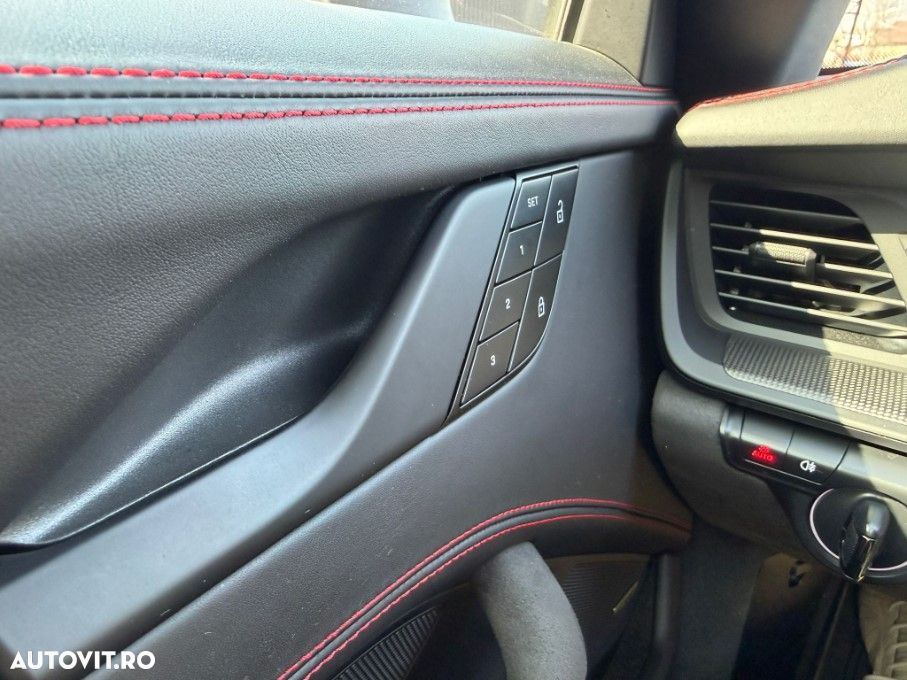 Porsche 911 Targa 4 GTS PDK - 11