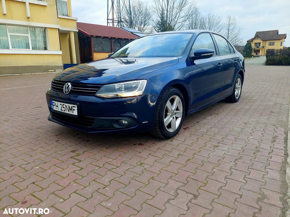 Volkswagen Jetta 1.6 TDI Highline - 1
