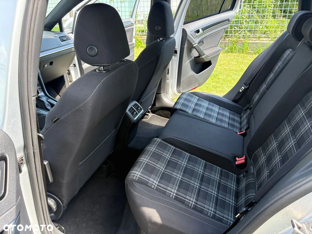 Volkswagen Golf GTD (BlueMotion Technology) - 16
