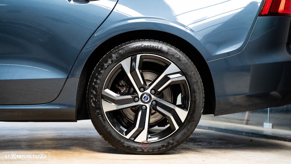 Volvo V60 2.0 D3 Momentum Geartronic - 9