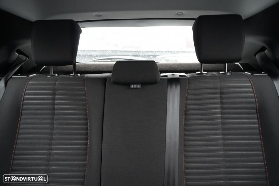 Peugeot 2008 1.2 PureTech Active EAT8 - 10