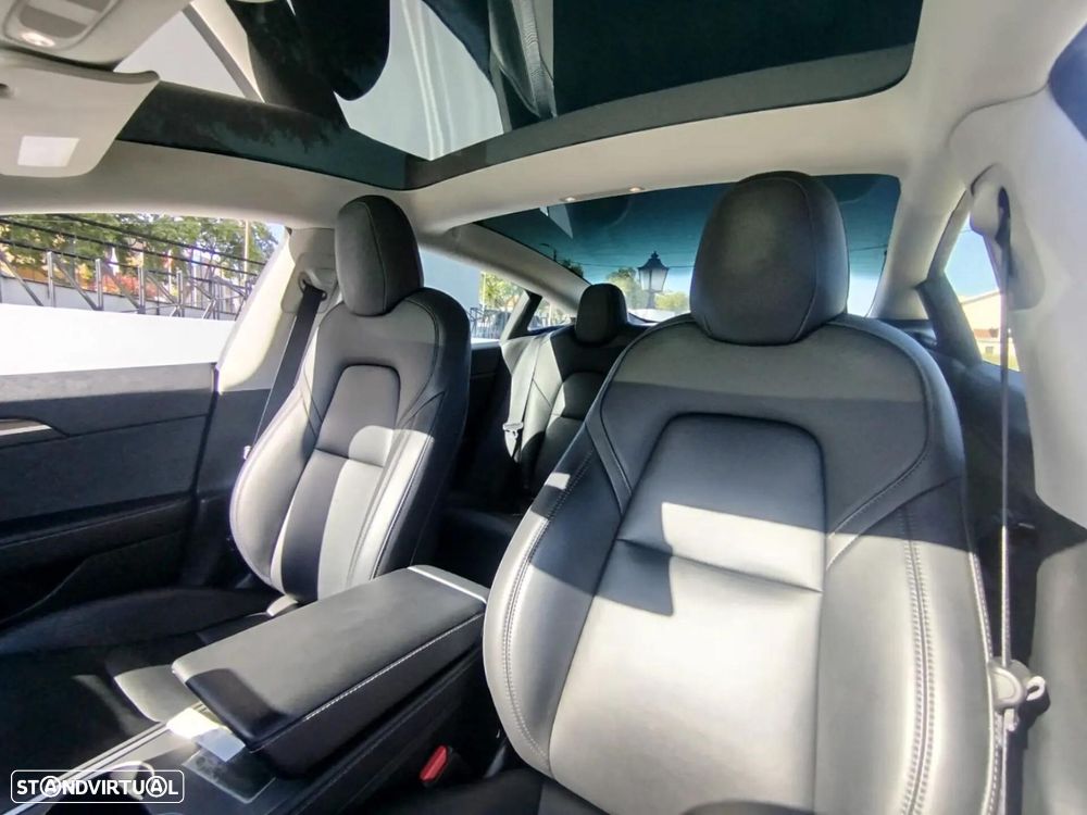 Tesla Model 3 Long Range Tração Traseira - 23