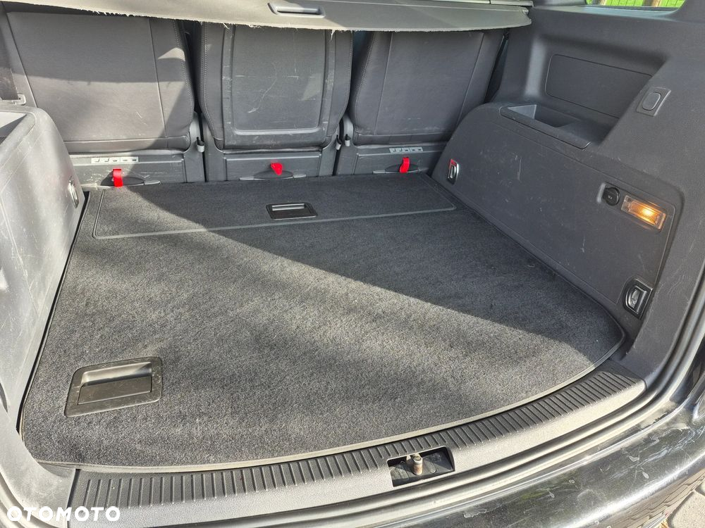 Volkswagen Touran 2.0 TDI DPF BlueMotion Technology DSG Comfortline - 15
