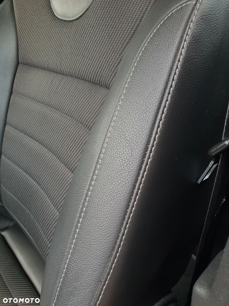 Ford Kuga 2.0 TDCi 4x4 Titanium - 28