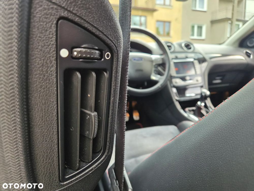 Ford Mondeo 2.2 TDCi Titanium S - 27