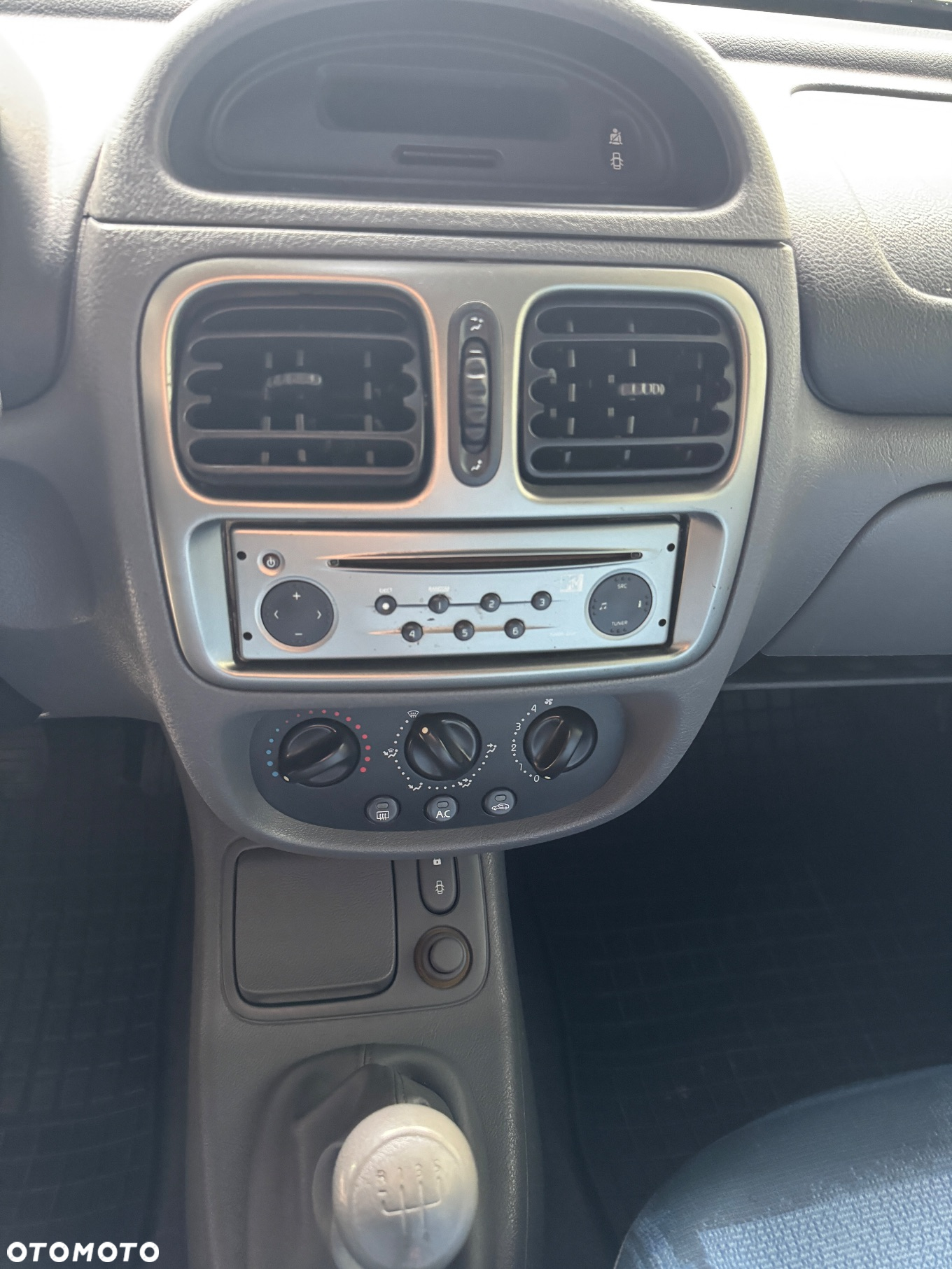 Renault Clio - 6