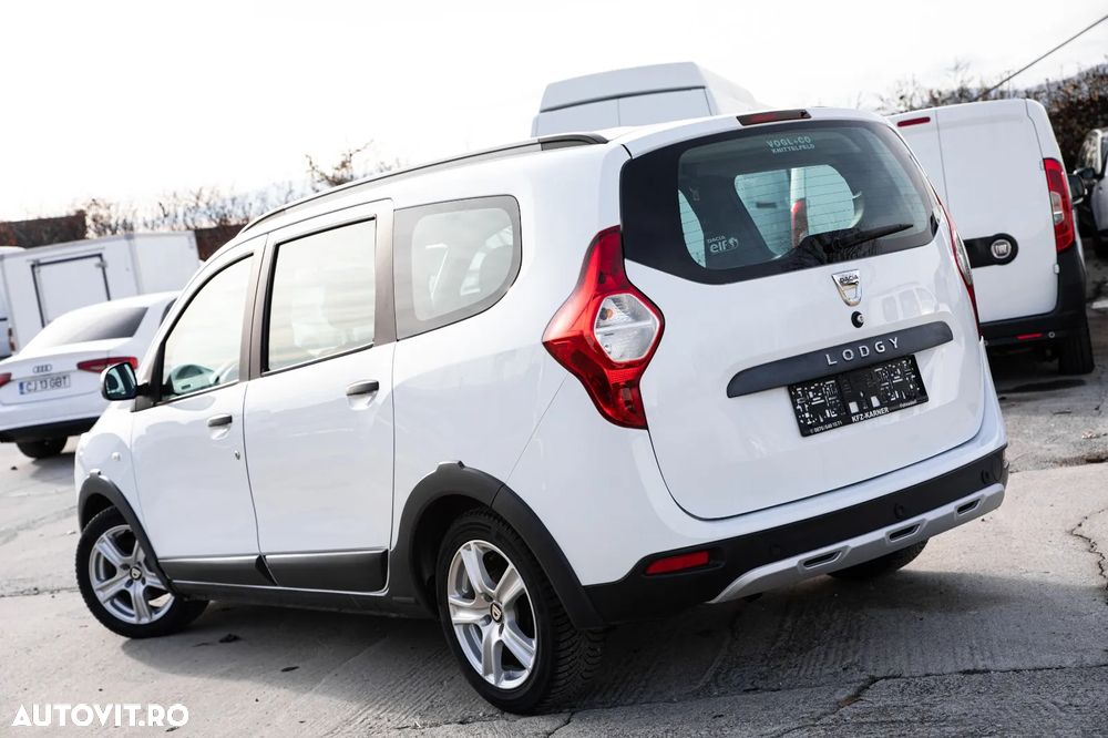 Dacia Lodgy dCi 110 Stepway Celebration - 4