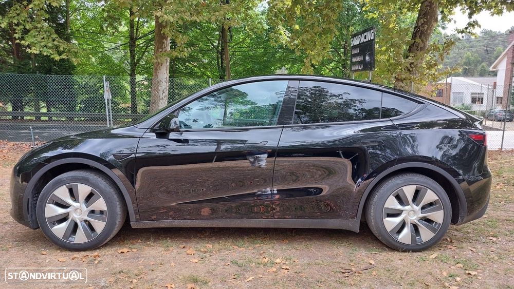 Tesla Model Y Standard - 10