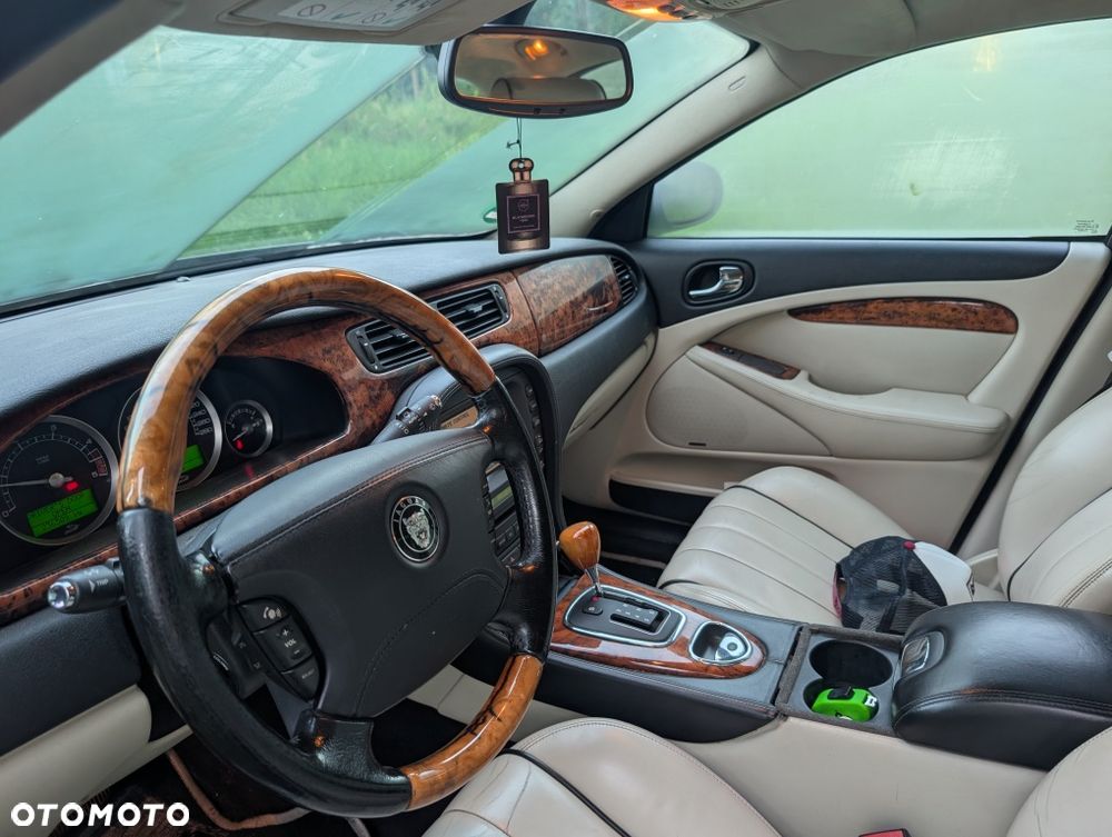Jaguar S-Type - 6