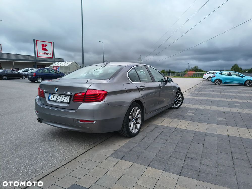 BMW Seria 5 520d xDrive - 4