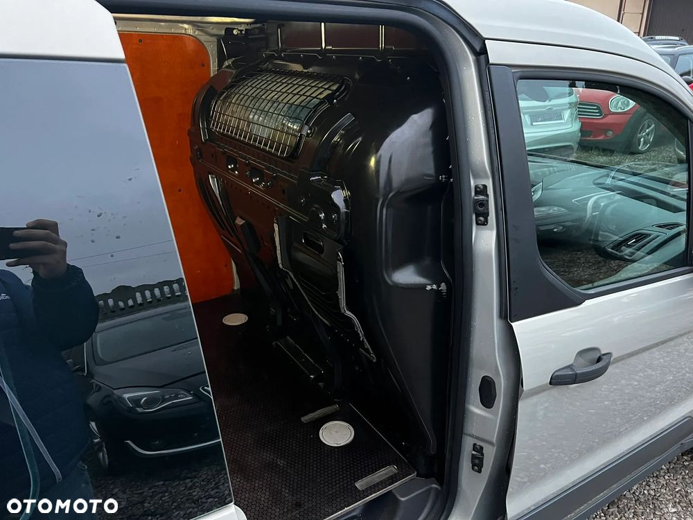 Ford Transit Connect - 22