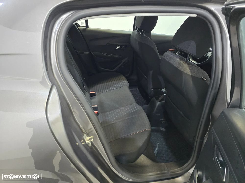 Peugeot 208 1.2 PureTech Allure EAT8 - 10