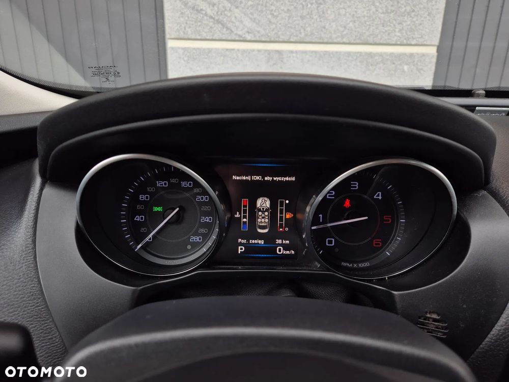 Jaguar XE 2.0 D Pure - 8