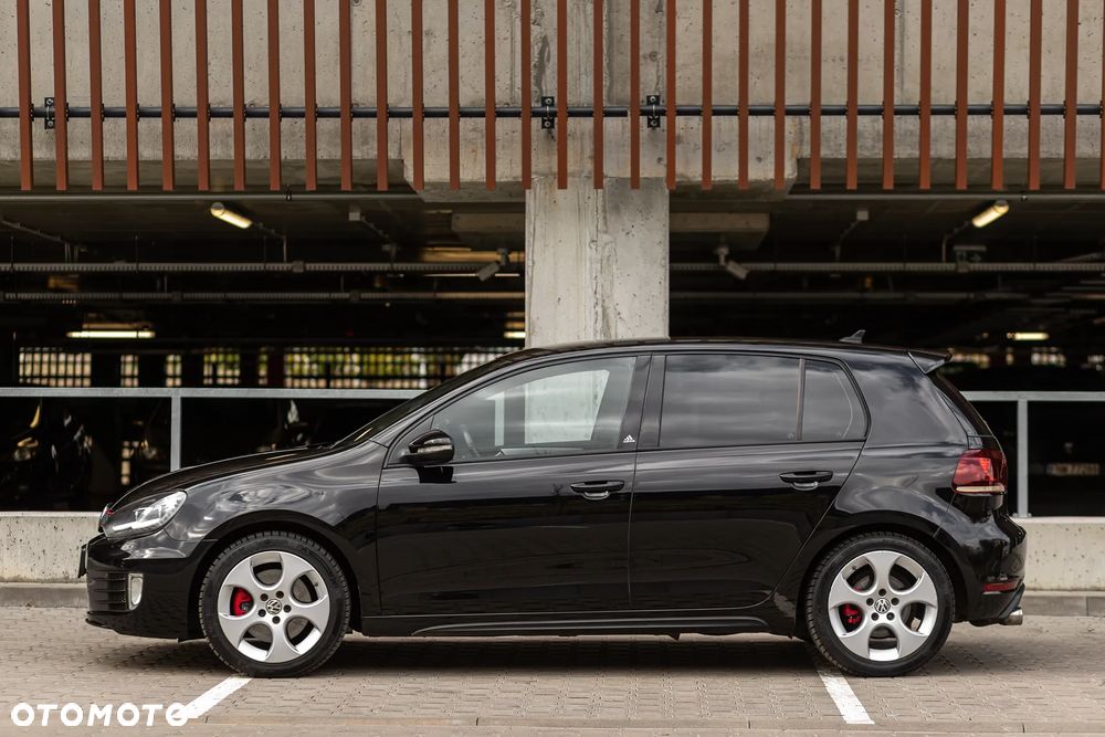 Volkswagen Golf 2.0 TSI GTI - 12