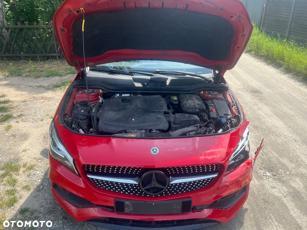 Mercedes-Benz CLA 200 7G-DCT UrbanStyle Edition - 12